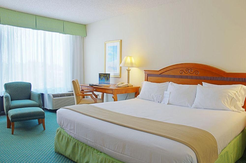 Holiday Inn Express Boca Raton - West By Ihg Bagian luar foto