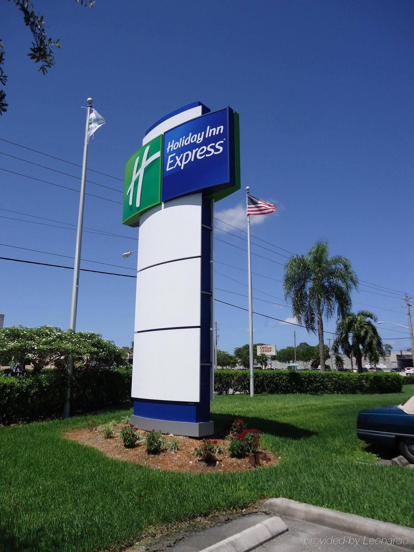 Holiday Inn Express Boca Raton - West By Ihg Bagian luar foto